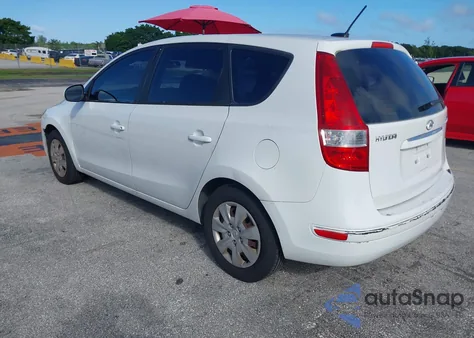 2011 Hyundai Elantra Touring Gls z USA, uszkodzony, nr VIN KMHDB8AE2BU091798